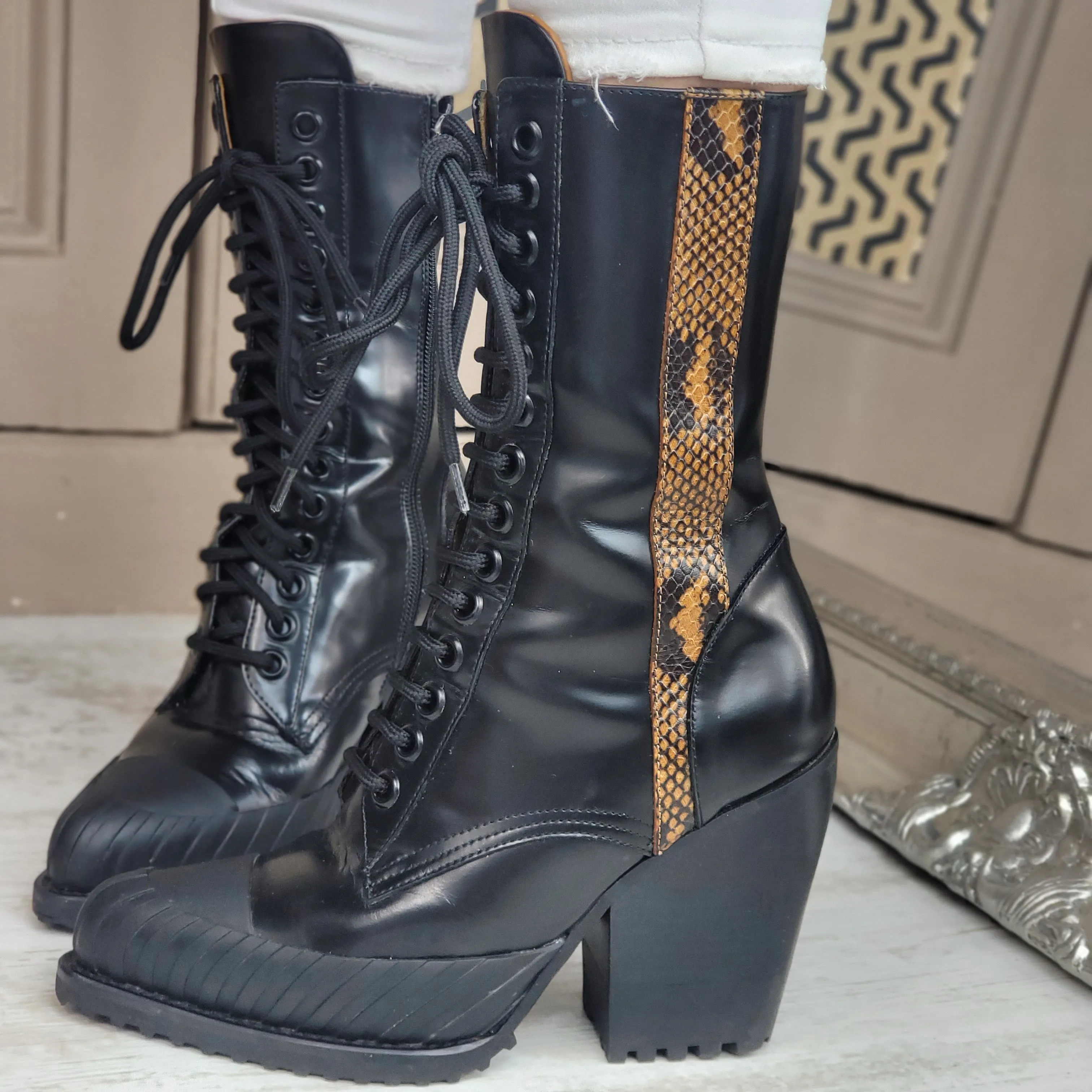 CHLO LEATHER BOOTS EU 37/ UK 4