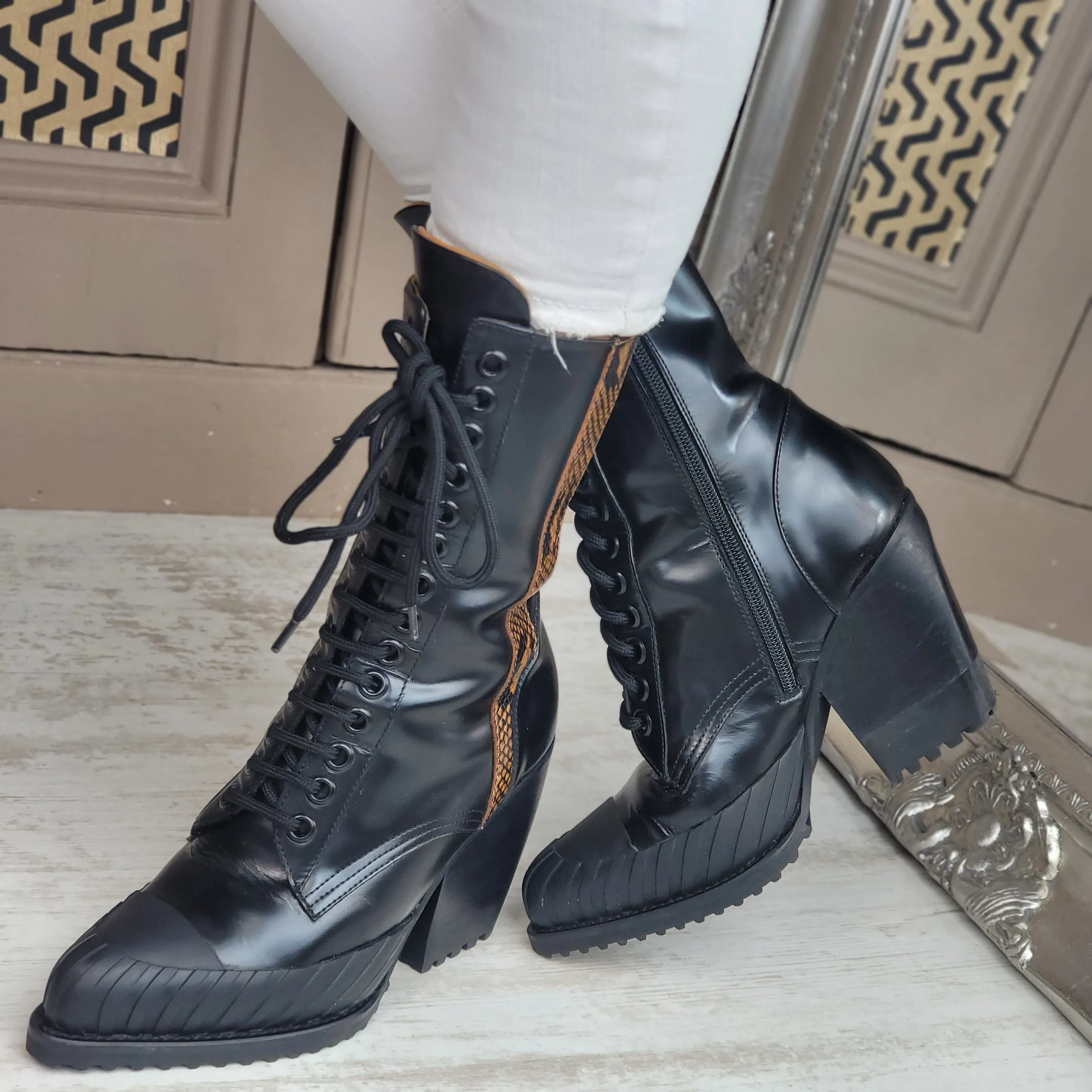 CHLO LEATHER BOOTS EU 37/ UK 4