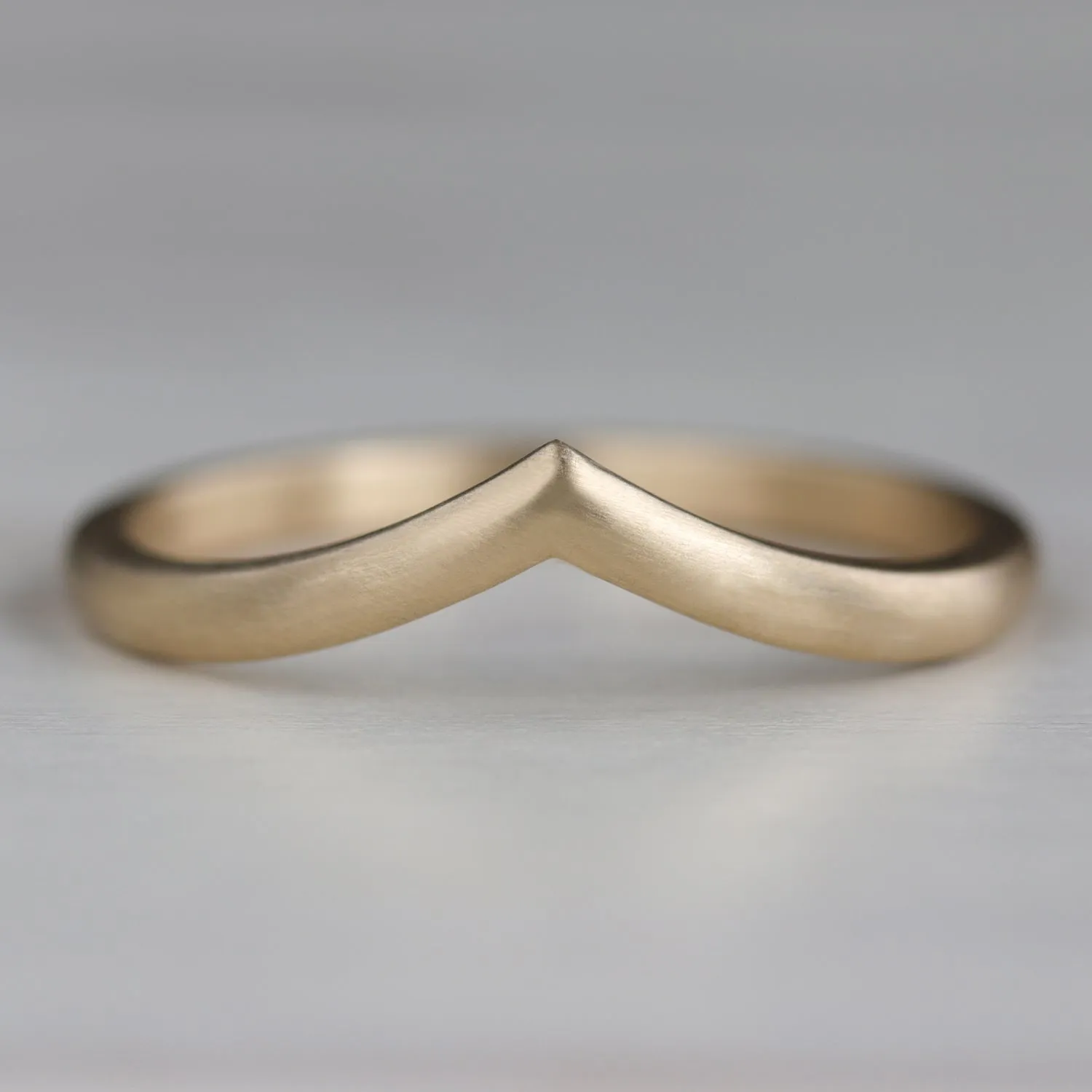 Low Dome V Contour Band •