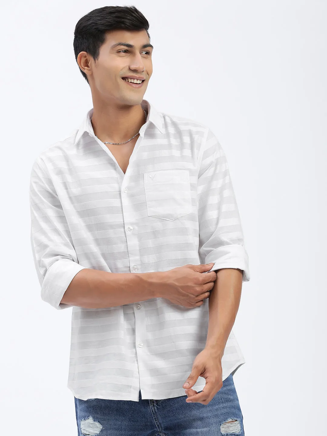 Men White Standard Spread Collar Textured Cotton Casual Shirt